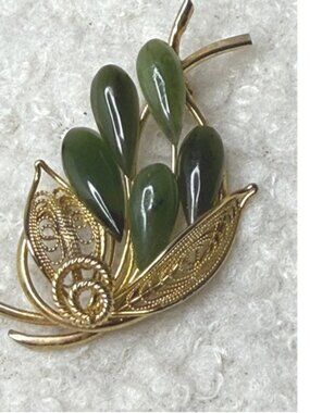 Vintage Jade Green Teardrop Gold Tone Brooch Pin Filigree Mid Century